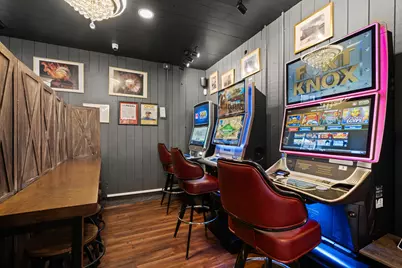 2039 Redwood Avenue, Grants Pass, OR 97527 - Photo 9