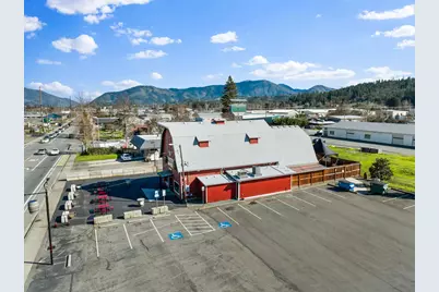 2039 Redwood Avenue, Grants Pass, OR 97527 - Photo 31