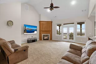 1501 Satellite Dr, Medford, OR 97504 - Photo 11