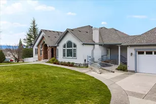 1501 Satellite Dr, Medford, OR 97504 - Photo 3