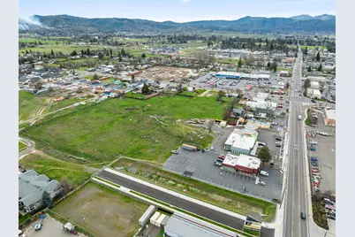 59 Lozier Lane, Medford, OR 97501 - Photo 19