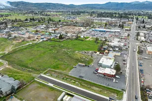 59 Lozier Ln, Medford, OR 97501 - Photo 19