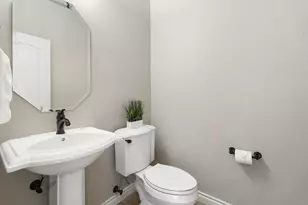 10160 Juniper Glen Cir, Redmond, OR 97756 - Photo 9