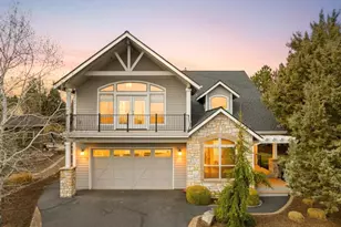 10160 Juniper Glen Cir, Redmond, OR 97756 - Photo 1