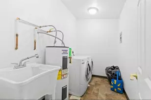 195 Turnagain Dr, Selma, OR 97538 - Photo 35