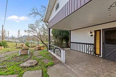 12322 Duggan Road, Central Point, OR 97502 - Photo 5