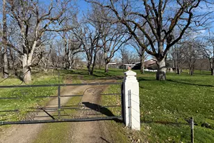 12322 Duggan Rd, Central Point, OR 97502 - Photo 1