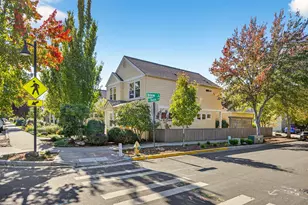 557 N Mountain Ave, Ashland, OR 97520 - Photo 3