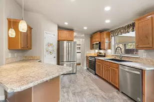 120 Siskiyou Dr, Grants Pass, OR 97526 - Photo 11