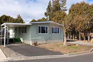 2633 SW Obsidian Ave, Redmond, OR 97756 - Photo 1