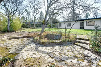 211 S Groveland Avenue, Medford, OR 97504 - Photo 11