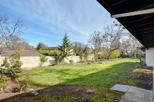 211 S Groveland Ave, Medford, OR 97504 - Photo 13