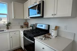 554 NE Mitchell St, Madras, OR 97741 - Photo 7