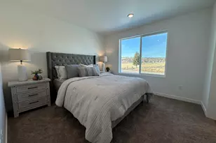554 NE Mitchell St, Madras, OR 97741 - Photo 9