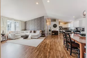 929 NE Lena Pl, Bend, OR 97701 - Photo 7