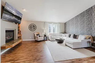 929 NE Lena Pl, Bend, OR 97701 - Photo 5