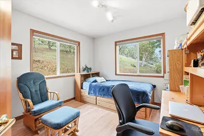 4730 W Griffin Creek Road, Medford, OR 97501 - Photo 17