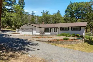 324 China Gulch Rd, Jacksonville, OR 97530 - Photo 3
