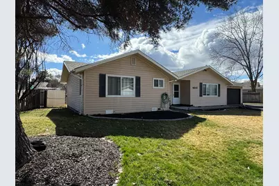 4612 Villa Drive, Klamath Falls, OR 97603 - Photo 1