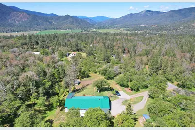 401 Tumbleweed Drive, Jacksonville, OR 97530 - Photo 3