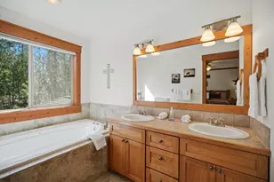 17721 Sparks Ln, Sunriver, OR 97707 - Photo 19