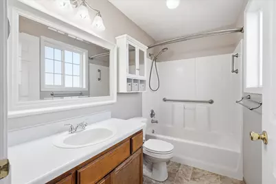 512 Village Drive, Central Point, OR 97502 - Photo 15