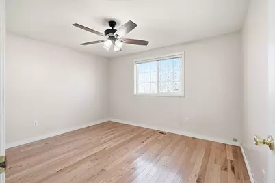 512 Village Drive, Central Point, OR 97502 - Photo 13