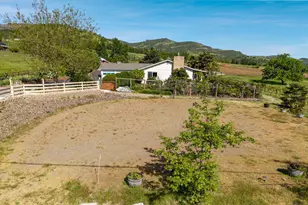 3015 Marigold Ln, Medford, OR 97504 - Photo 13