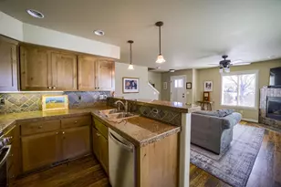 411 NW 25th St, Redmond, OR 97756 - Photo 11