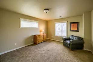 411 NW 25th St, Redmond, OR 97756 - Photo 23