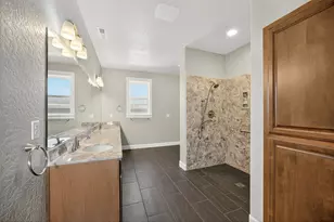 1407 Rustler Peak St, Central Point, OR 97502 - Photo 29