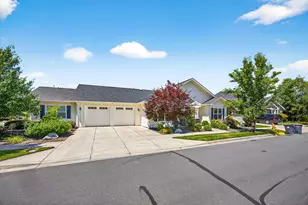 1407 Rustler Peak St, Central Point, OR 97502 - Photo 3