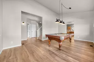 2021 SW 37th St, Redmond, OR 97756 - Photo 5