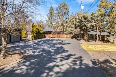 132 SE 16th Street, Bend, OR 97702 - Photo 3