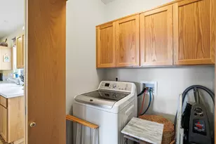 2112 NW Black Pnes Pl, Bend, OR 97703 - Photo 21