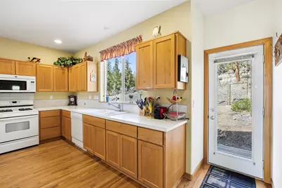 2112 NW Black Pines Place, Bend, OR 97703 - Photo 11