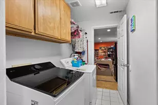 3053 Adams Cir, Medford, OR 97504 - Photo 31