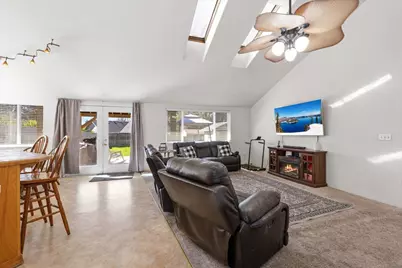 3053 Adams Circle, Medford, OR 97504 - Photo 11