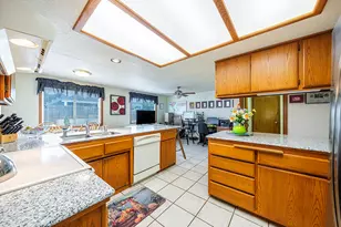 1630 Timothy St, Central Point, OR 97502 - Photo 9