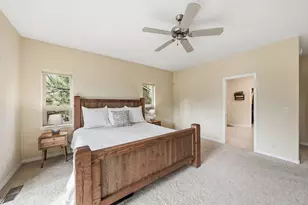 1989 NW Iowa Ave, Bend, OR 97703 - Photo 19