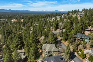 1989 NW Iowa Ave, Bend, OR 97703 - Photo 49