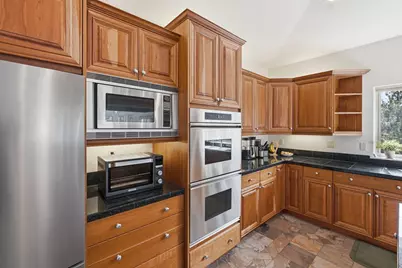 1989 NW Iowa Avenue, Bend, OR 97703 - Photo 13