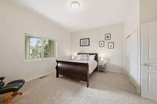 1989 NW Iowa Ave, Bend, OR 97703 - Photo 31