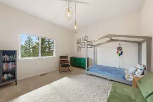 1989 NW Iowa Ave, Bend, OR 97703 - Photo 33