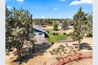 1923 NE Upas Avenue, Redmond, OR 97756 - Photo 27