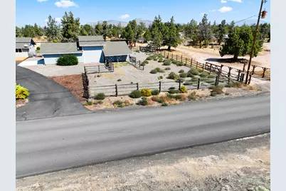 1923 NE Upas Avenue, Redmond, OR 97756 - Photo 27