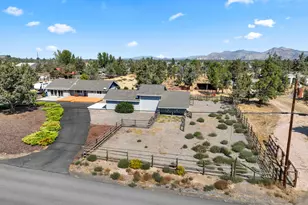 1923 NE Upas Ave, Redmond, OR 97756 - Photo 1