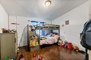 1570 S Peach St, Medford, OR 97501 - Photo 15