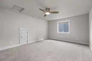 19147 Park Commons Dr, Bend, OR 97703 - Photo 25