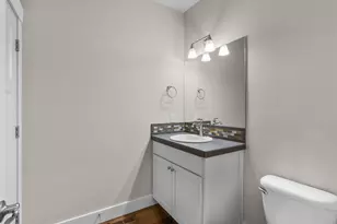 19147 Park Commons Dr, Bend, OR 97703 - Photo 23